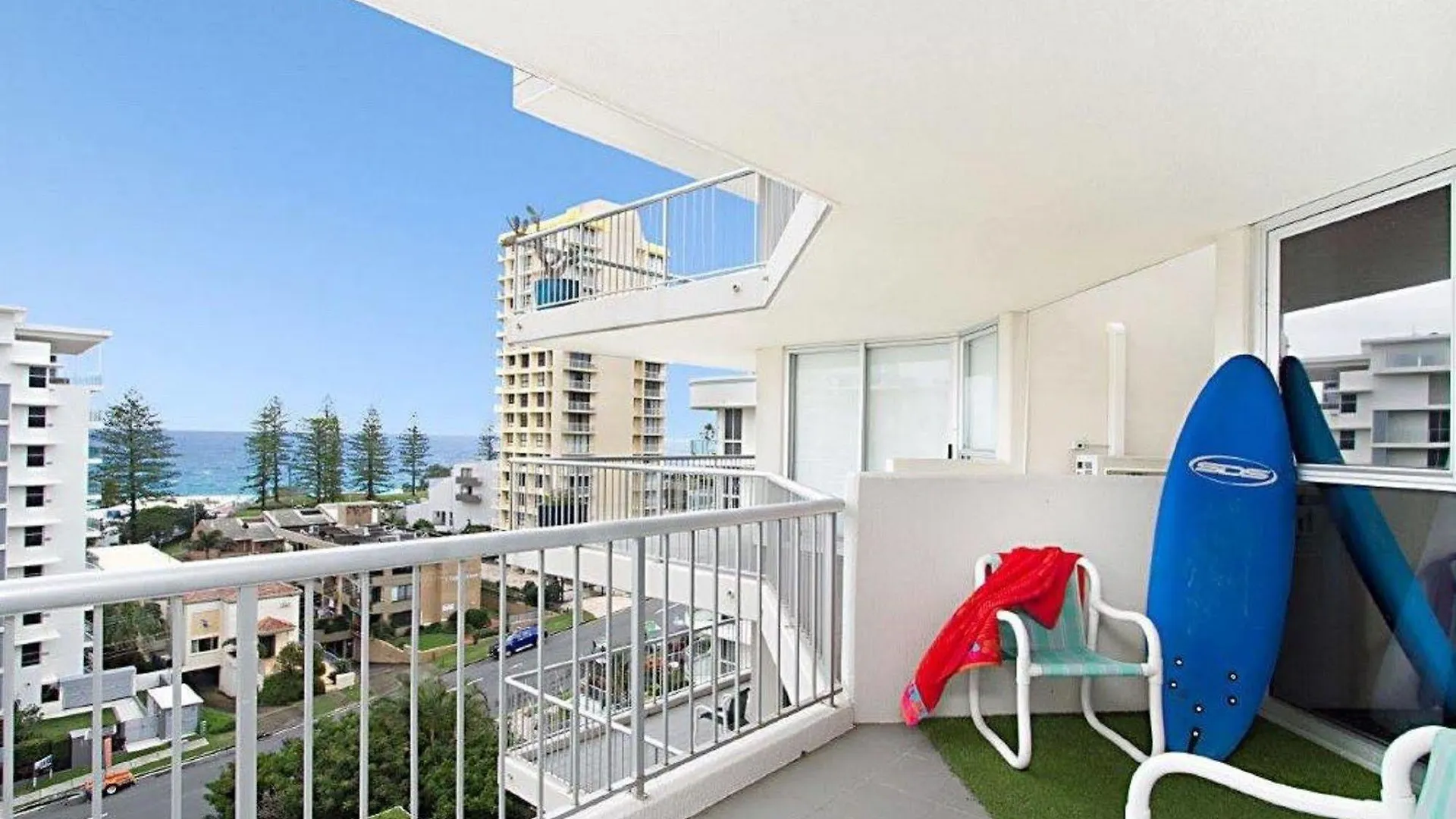 **** Aparthotel Rainbow Bay Resort Holiday Apartments Gold Coast Australia